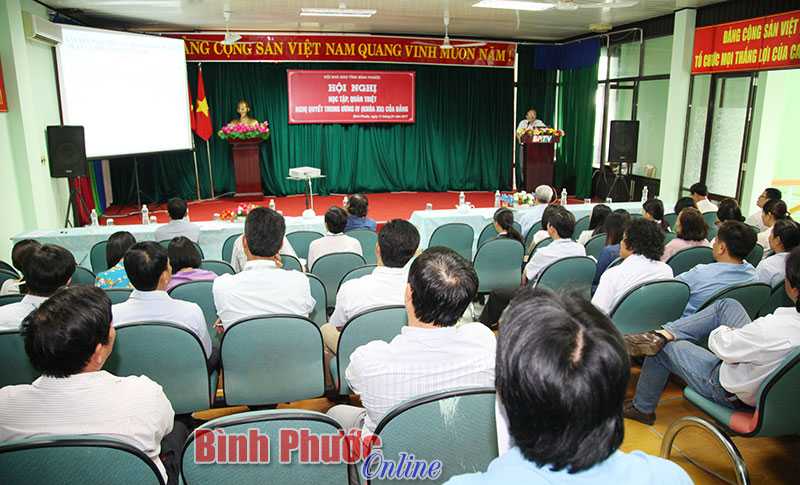 Hội Nh&agrave; b&aacute;o tỉnh qu&aacute;n triệt Nghị quyết Trung ương 4 kh&oacute;a XII