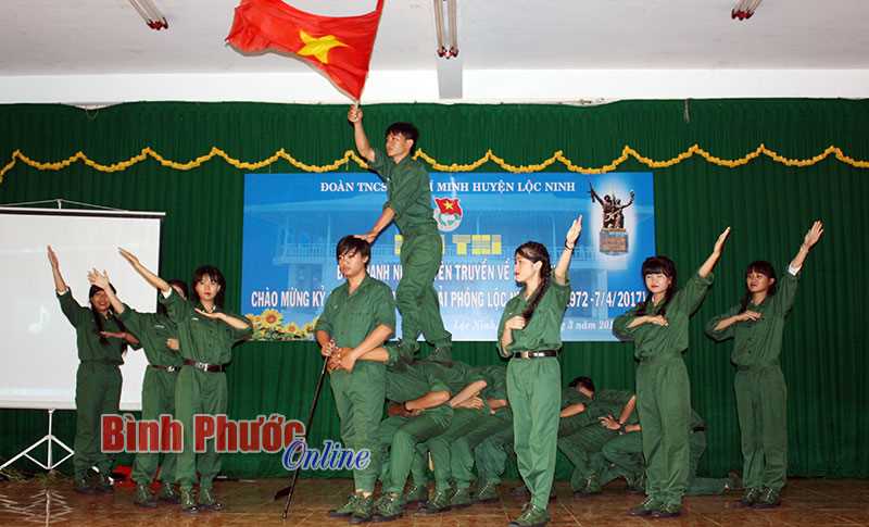 Đoàn xã Lộc Thiện đoạt giải nhất đội thanh niên tuyên truyền về Lộc Ninh