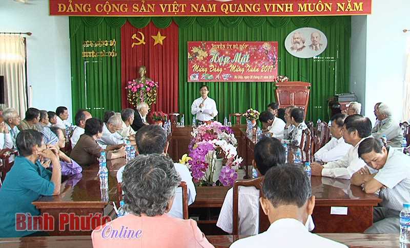 Huyện ủy B&ugrave; Đốp họp mặt c&aacute;c đồng ch&iacute; cao tuổi Đảng