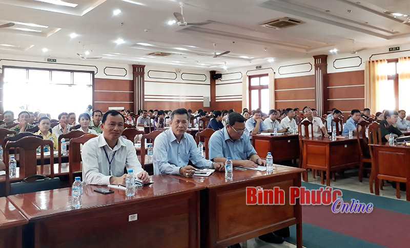 Huyện ủy B&ugrave; Gia Mập tổ chức hội nghị th&ocirc;ng tin thời sự lần 1/2017