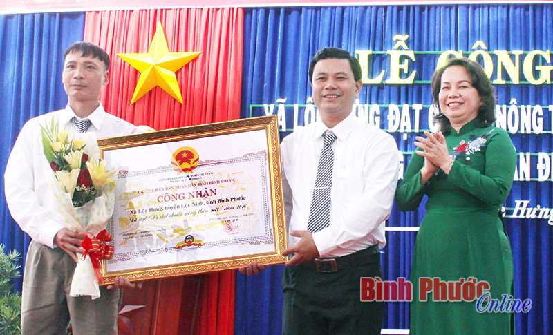 Niềm vui xã nông thôn mới đầu tiên ở Lộc Ninh