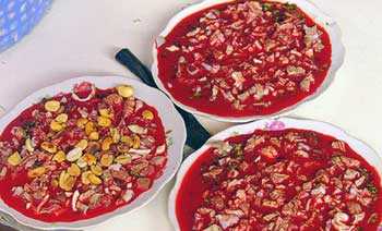 Nguy kịch tính mạng do ăn tiết canh heo