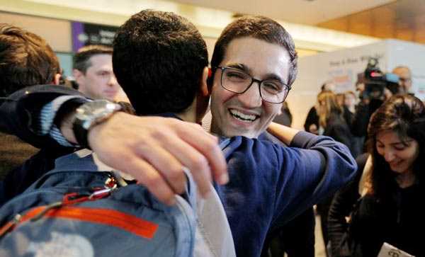 Những người có thị thực hợp lệ vẫn được nhập cảnh vào Mỹ 