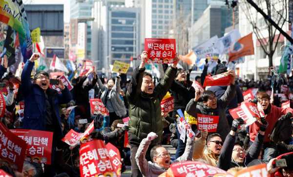 Phản ứng của các bên sau phán quyết của Tòa án Hiến pháp luận tội và phế truất bà Park