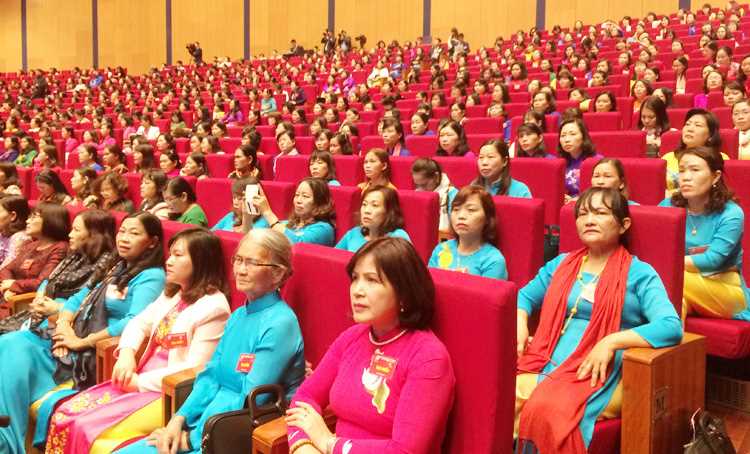 Tổng B&iacute; thư biểu dương phong tr&agrave;o phụ nữ v&agrave; Hội LHPN Việt Nam