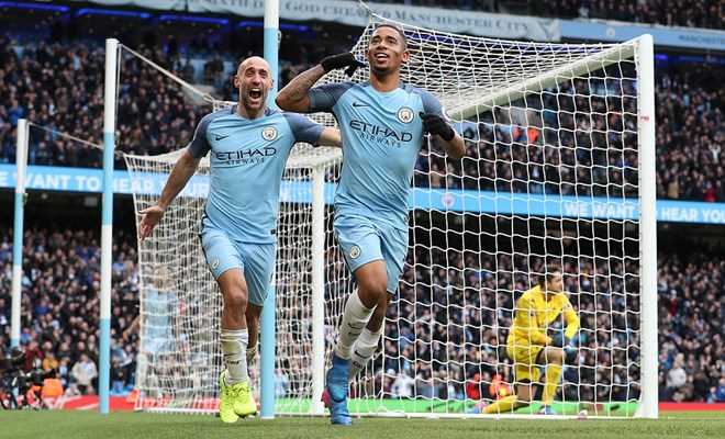 Man City trở lại tốp 3, Manchester United vùi dập nhà vô địch