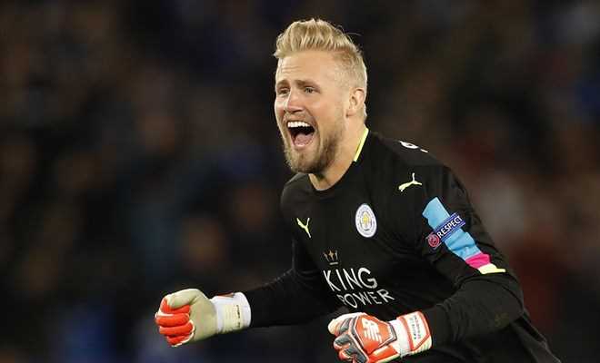 Thủ thành Leicester City lập nên kỷ lục tại Champions League
