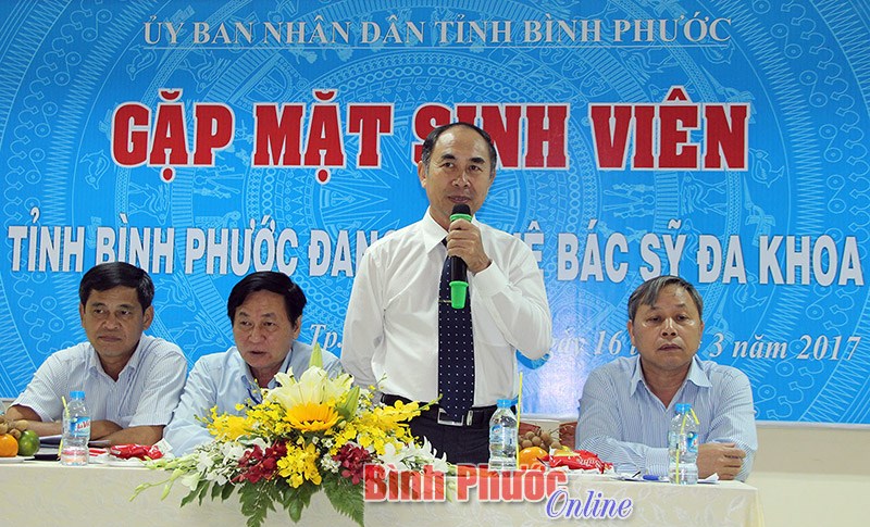Lãnh đạo tỉnh gặp mặt sinh viên y khoa
