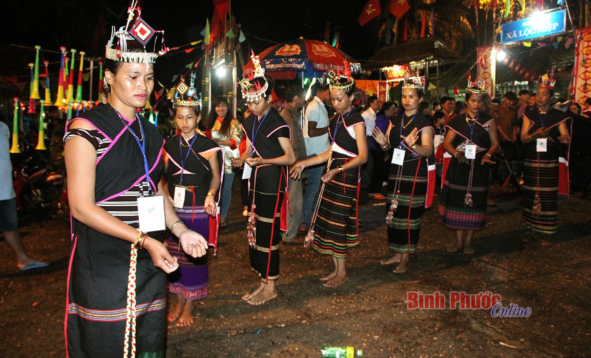 Đặc sắc Li&ecirc;n hoan Văn h&oacute;a - thể thao c&aacute;c d&acirc;n tộc thiểu số huyện Lộc Ninh lần thứ VI