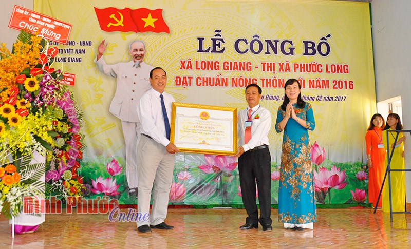 Long Giang, Phú Nghĩa đón bằng công nhận nông thôn mới