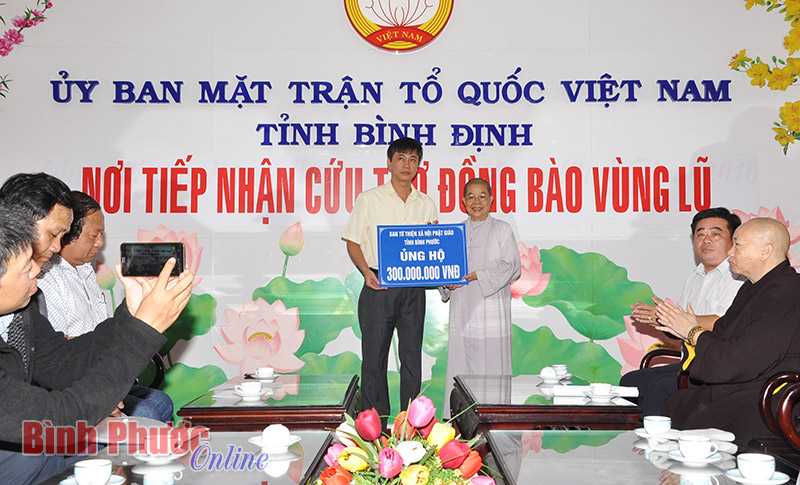 Gần 800 triệu đồng tiền cứu trợ của Bình Phước đã đến tay người dân Bình Định