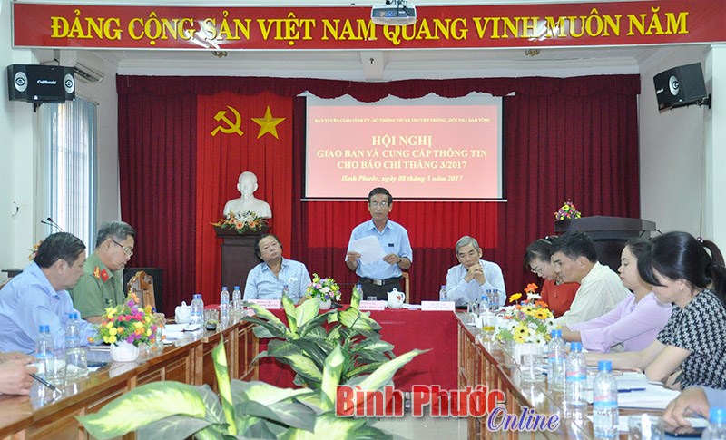 Ng&agrave;nh chức năng phải phản hồi về sự việc b&aacute;o ch&iacute; phản &aacute;nh