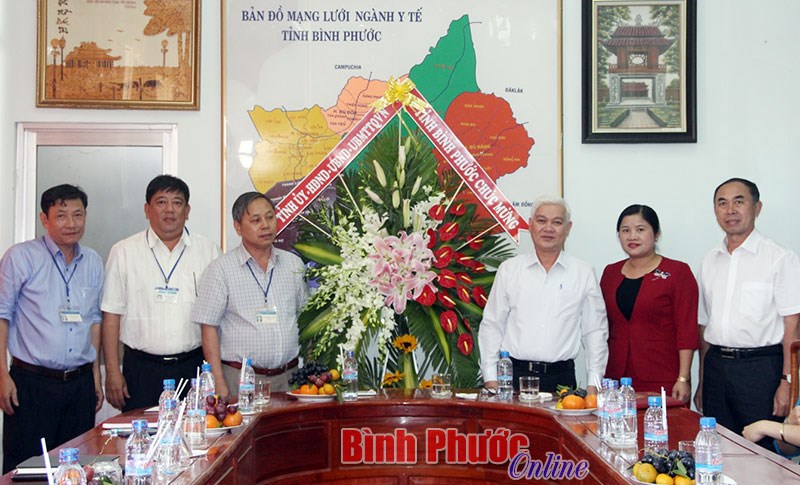 Ng&agrave;nh y tế cần kiện to&agrave;n đội ngũ, thu h&uacute;t b&aacute;c sĩ giỏi về c&ocirc;ng t&aacute;c