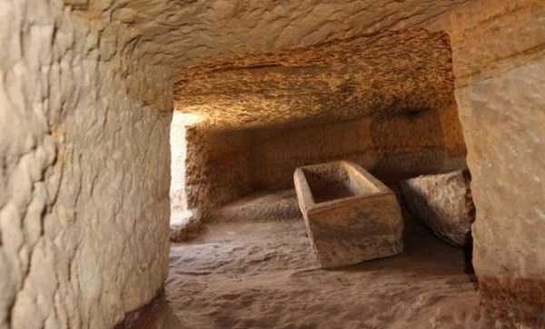Khám phá điều gì từ 12 ngôi mộ pharaoh mới phát hiện tại Ai Cập?