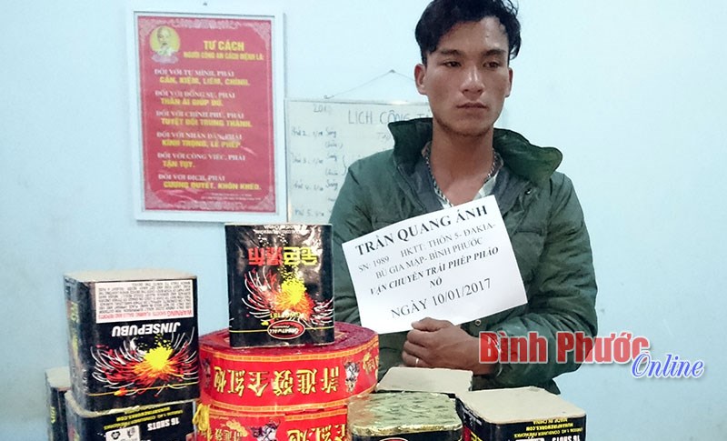 Quyết liệt trong thu gom vũ kh&iacute;, vật liệu nổ, c&ocirc;ng cụ hỗ trợ