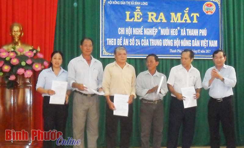 Ra mắt Chi hội nghề “nuôi heo” xã Thanh Phú