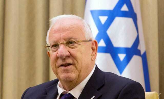 Tổng thống Nh&agrave; nước Israel v&agrave; phu nh&acirc;n bắt đầu thăm Việt Nam