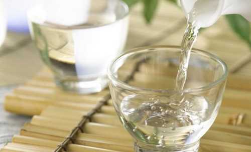 Yêu cầu quản chặt sản xuất, kinh doanh rượu sau các vụ ngộ độc