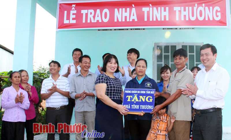 Những tấm lòng thơm thảo với người nghèo