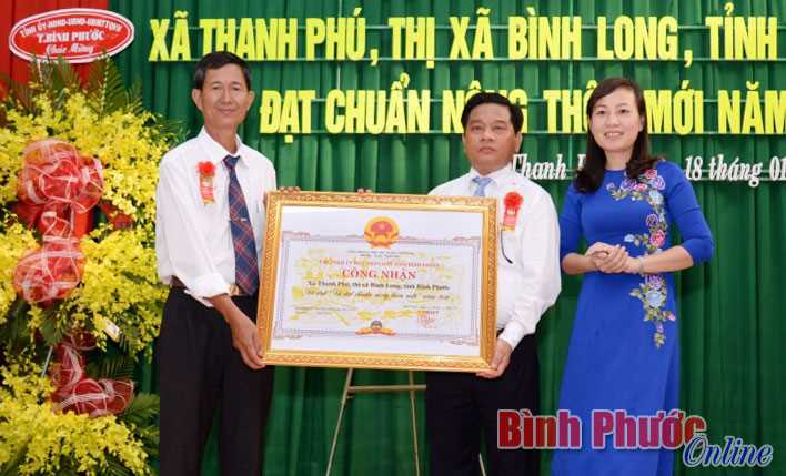 Tân Tiến, Bù Nho, Thanh Phú đón nhận quyết định xã đạt chuẩn NTM