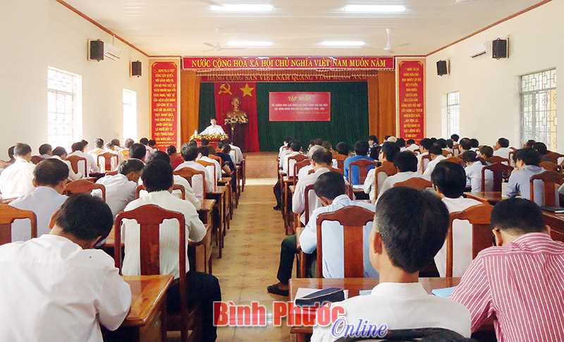 Đồng Ph&uacute; v&agrave; Ph&uacute; Riềng tập huấn kỹ năng đại biểu HĐND