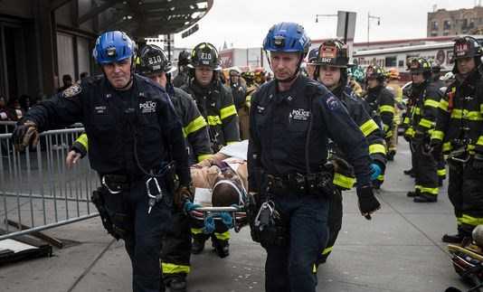 Số nạn nh&acirc;n trong vụ lật t&agrave;u hỏa tại Mỹ tiếp tục tăng