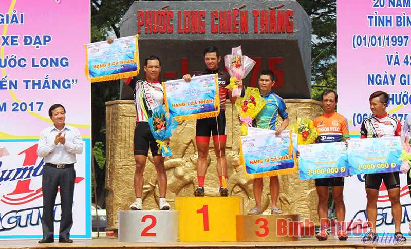 Tay đua Thái Quốc Tuấn vô địch giải “Về Phước Long xây chiến thắng”