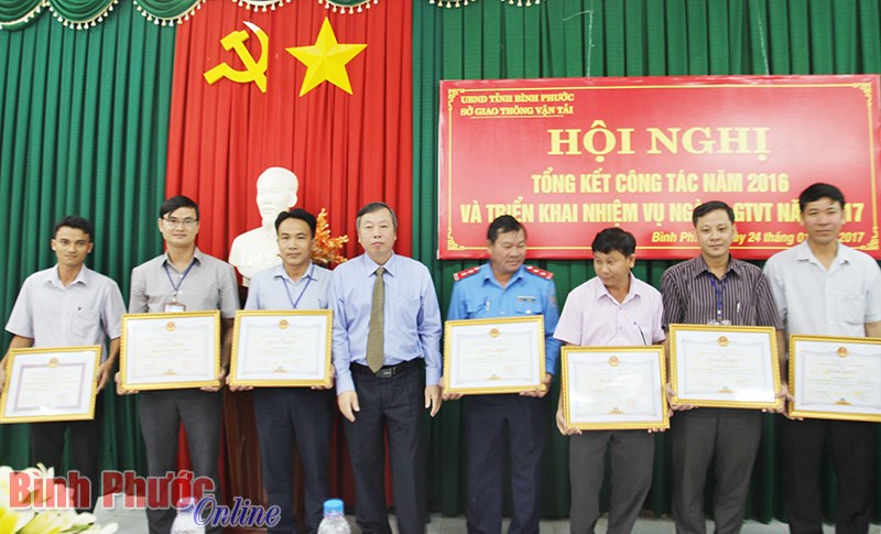 Năm 2016, ng&agrave;nh giao th&ocirc;ng - vận tải B&igrave;nh Phước thu ph&iacute;, lệ ph&iacute; đạt 17,460 tỷ đồng