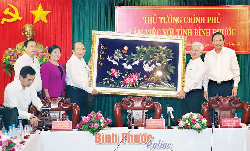 Dấu ấn trong chuyến thăm v&agrave; l&agrave;m việc tại B&igrave;nh Phước của Thủ tướng Nguyễn Xu&acirc;n Ph&uacute;c