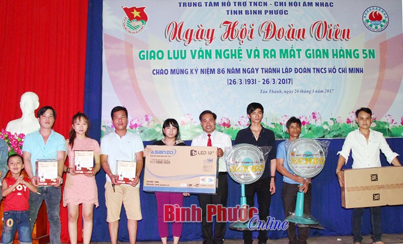 Sôi động ngày hội đoàn viên
