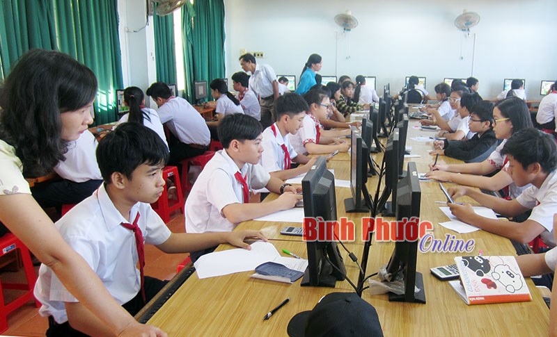 THCS Tân Phú nhất toàn đoàn giải Toán bằng tiếng Anh và giải Vật lý qua internet