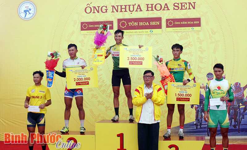 Nguyễn Huỳnh Kỳ - nhất chặng 4 giải đua xe cúp truyền hình Bến Tre