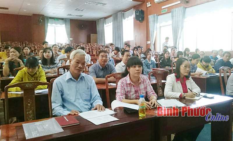 Thị ủy Đồng Xo&agrave;i bồi dưỡng chuy&ecirc;n đề Tư tưởng Hồ Ch&iacute; Minh cho c&aacute;n bộ, đảng vi&ecirc;n