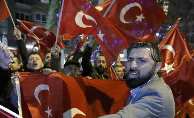 Thủ tướng Hà Lan tuyên bố sẽ không xin lỗi Thổ Nhĩ Kỳ