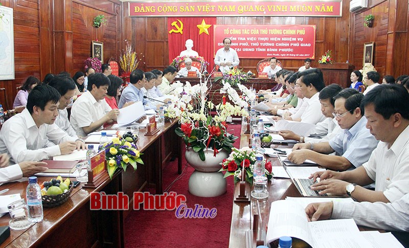 Tổ c&ocirc;ng t&aacute;c của Thủ tướng Ch&iacute;nh phủ l&agrave;m việc tại B&igrave;nh Phước