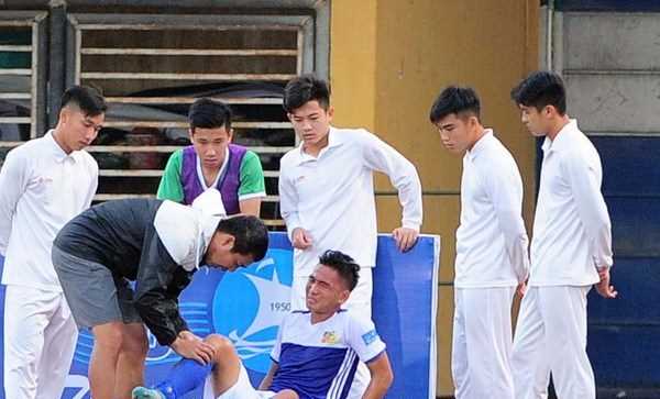 Người đưa U19 Việt Nam tới World Cup bị chấn thương ở Cúp quốc gia
