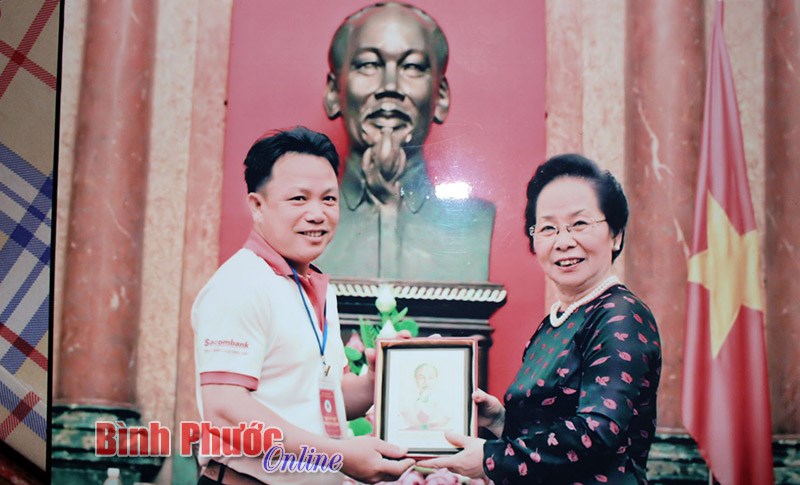 Trao m&aacute;u đ&agrave;o, gieo hy vọng