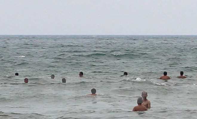 Ba học sinh nam lớp 9 bị đuối nước khi tắm biển
