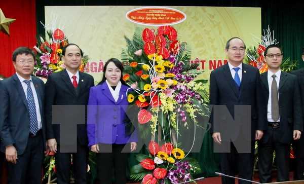 Chủ tịch Mặt trận Tổ quốc Việt Nam thăm, ch&uacute;c mừng Bộ Y tế