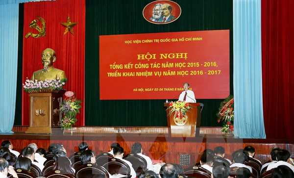 N&acirc;ng cao chất lượng đ&agrave;o tạo, bồi dưỡng cao cấp l&yacute; luận ch&iacute;nh trị