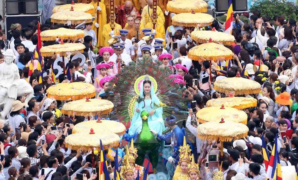 Tưng bừng khai hội Qu&aacute;n Thế &Acirc;m - Ngũ H&agrave;nh Sơn năm 2017