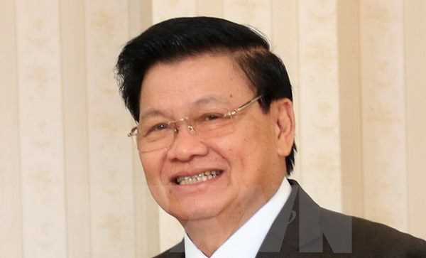 Thủ tướng L&agrave;o tới Việt Nam, đồng chủ tr&igrave; Kỳ họp Ủy ban li&ecirc;n Ch&iacute;nh phủ
