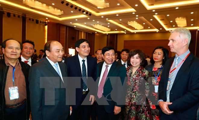 Thủ tướng: Doanh nghiệp cần tránh tình trạng "sáng nắng, chiều mưa"