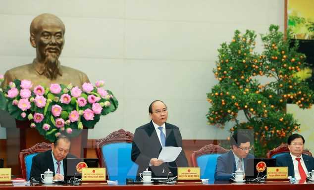 Thủ tướng: Xử l&yacute; nghi&ecirc;m c&aacute;n bộ c&ocirc;ng chức đi lễ trong giờ l&agrave;m