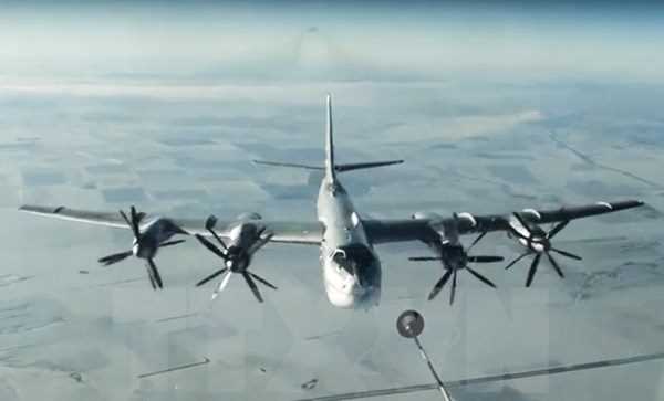 Nhật Bản điều tiêm kích chặn 3 máy bay ném bom của Nga