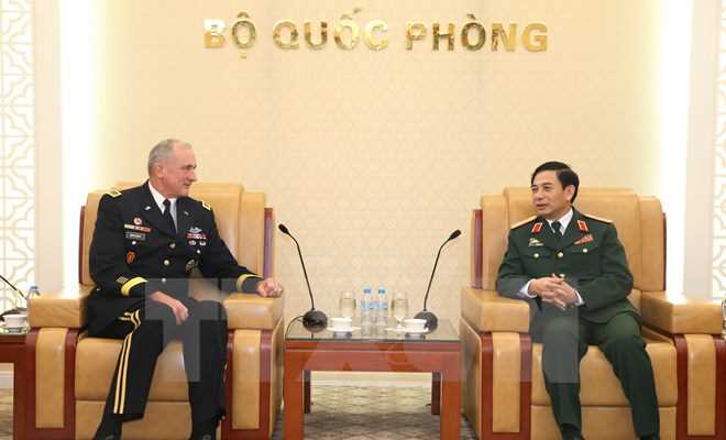 Tổng Tham mưu trưởng tiếp Tư lệnh Lục qu&acirc;n Th&aacute;i B&igrave;nh Dương Hoa Kỳ