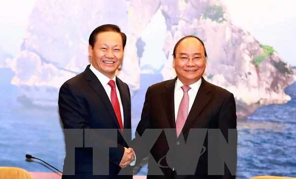 Thủ tướng Nguyễn Xu&acirc;n Ph&uacute;c tiếp B&iacute; thư Khu tự trị d&acirc;n tộc Choang