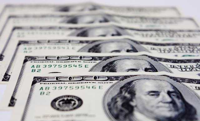 Năm 2017: Viễn cảnh đồng USD mạnh khiến "kẻ khóc người cười"