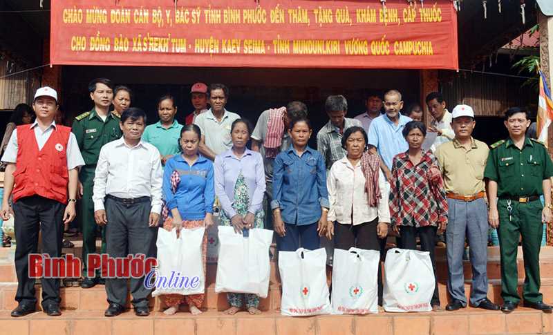 Vận động quần ch&uacute;ng bảo vệ an ninh bi&ecirc;n giới trong t&igrave;nh h&igrave;nh mới