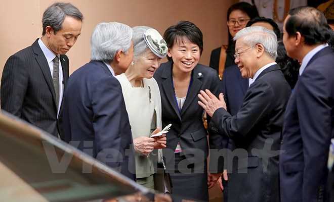 Nhật ho&agrave;ng Akihito dự Tiệc tr&agrave; c&ugrave;ng Tổng B&iacute; thư Nguyễn Ph&uacute; Trọng